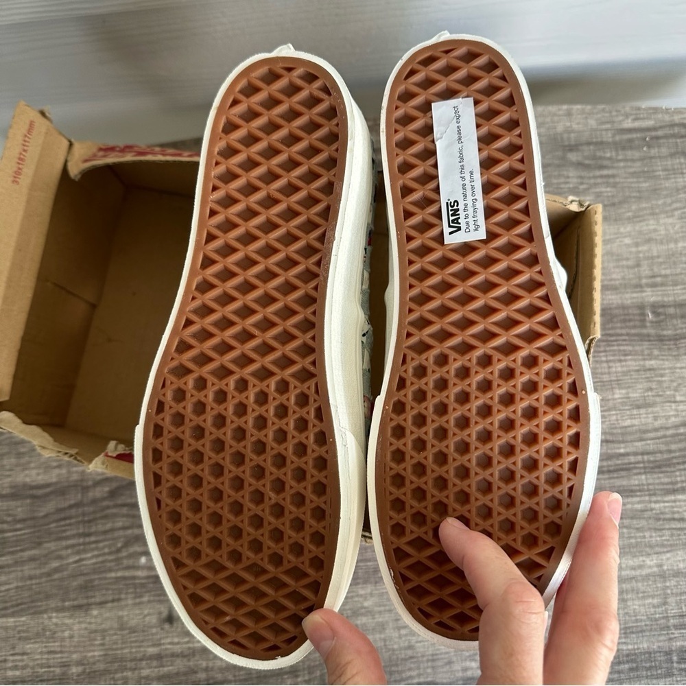 Vans 9.5 Platform Authentic Stac (Woven) Floral/Multi Distressed Look Flowers - Picture 7 of 10